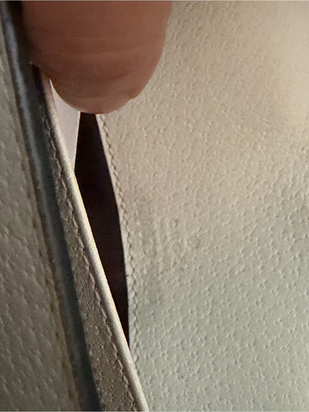 Gucci Beige GG Supreme Shoulder Bag with Red and Green Stripe and Pearl Bee - Picture 10 of 12